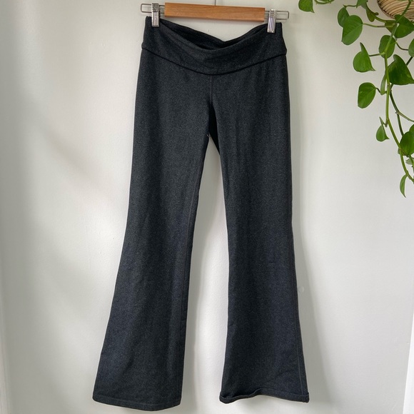 TNA Pants - Vintage TNA flared leggings